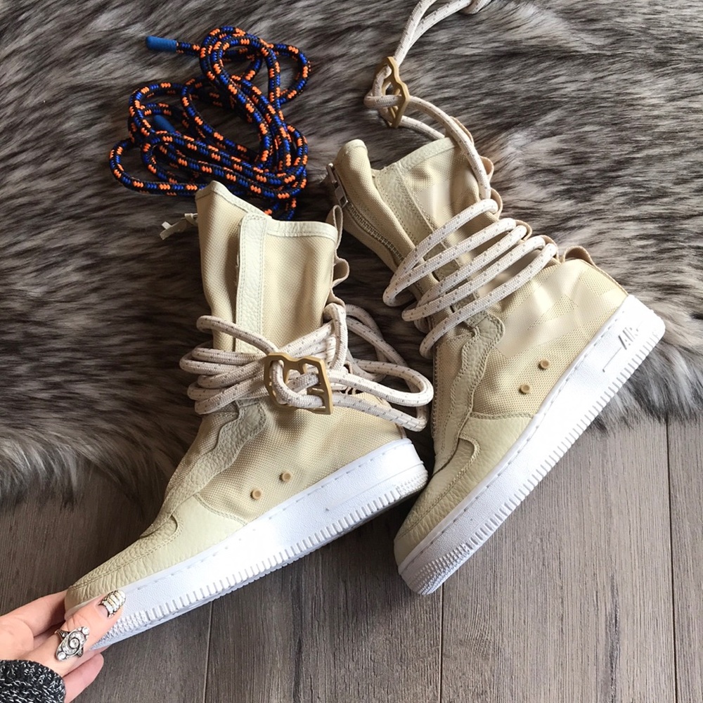 NWT Nike Air Force 1 SF high tops - Picture 3 of 8